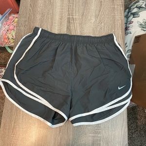 Women’s nike windbreaker shorts